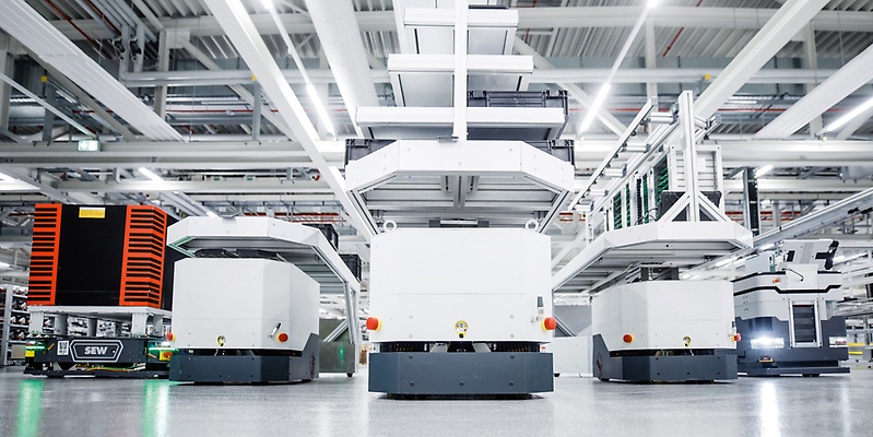 automated-guided-vehicles-for-production-distribution-logistics_799x400